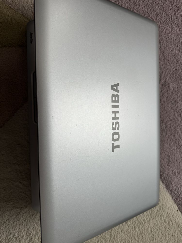 Лаптоп Toshiba Satellite L500-1EF