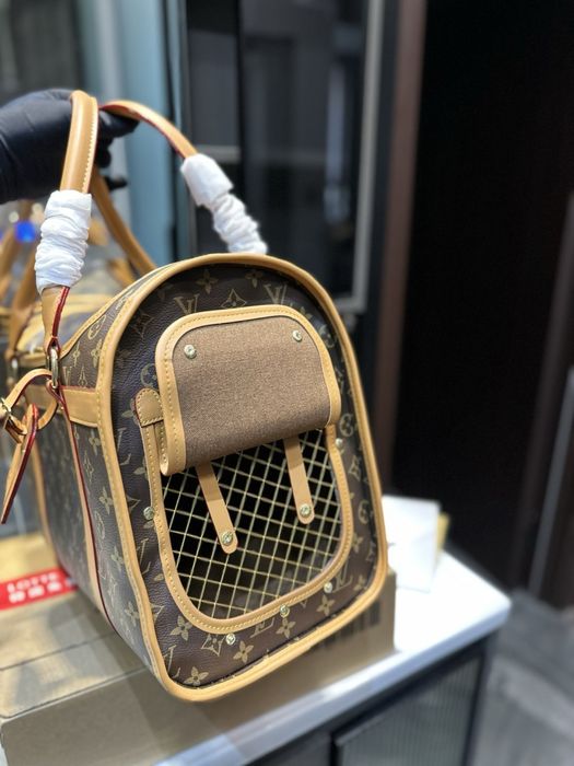 Чанта за домашен любимец LV, Dior