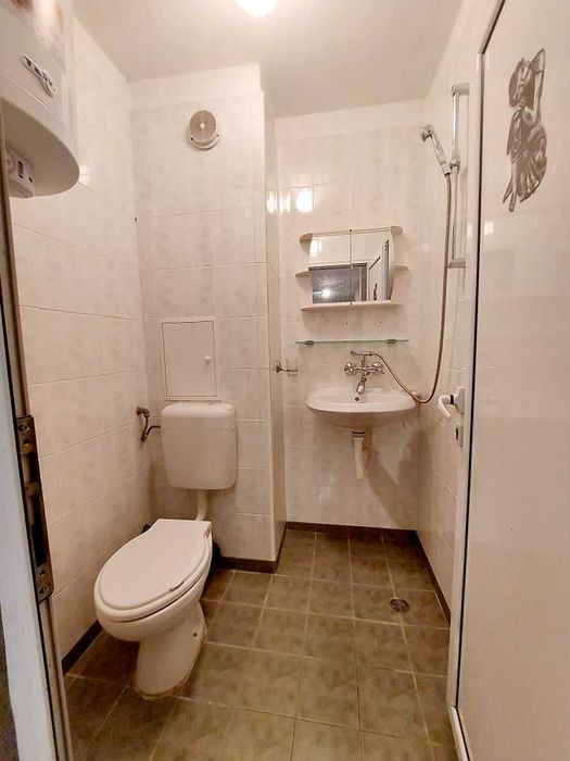 Дава се под наем Тристаен апартамент в Бургас, Възраждане - 33 кв.м за 408 € - Снимка #4