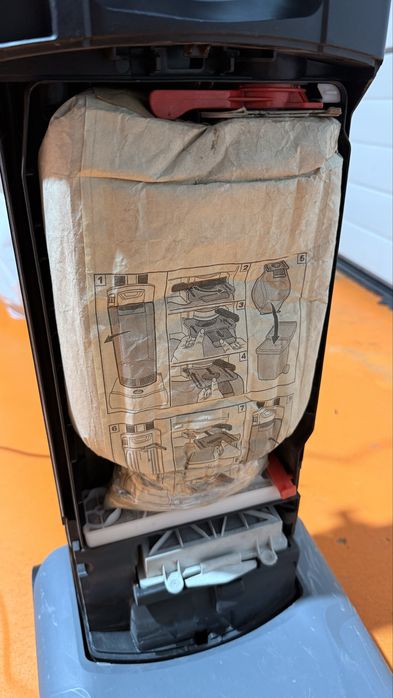 Aspirator Kärcher cu perie