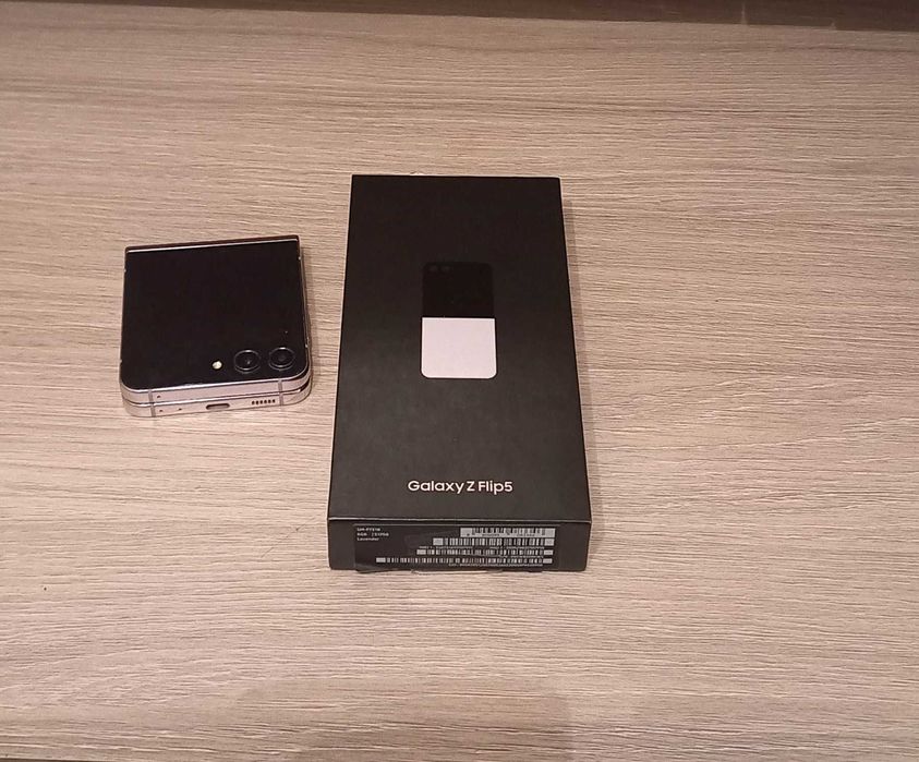 Vând Samsung Z Flip5