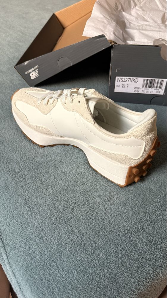 New Balance 327 бежови 41 номер нови