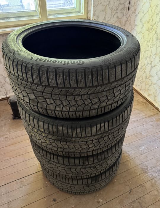 ПРОДАВАМ 295/40/22 Continental ЗИМНИ