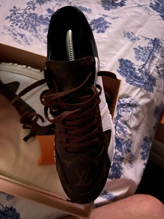 Vand o pereche frumoasa de adidas Louis Vuitton ORIGINALI % cumparati