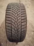 Продавам 1 брой почти нова зимна гума 225.50.17 дот 2019 Goodyear