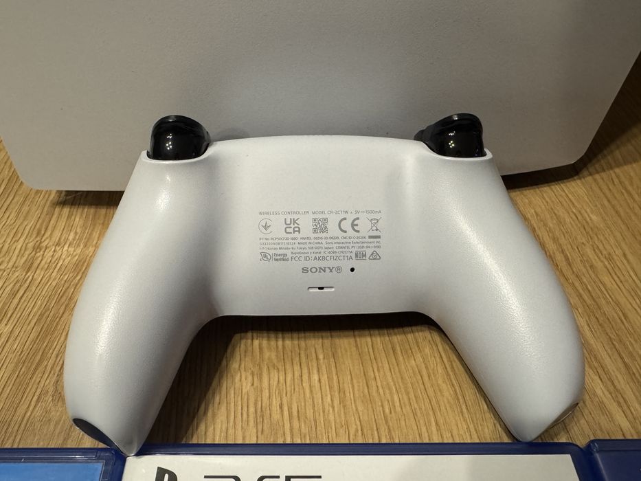 Playstation 5 / CD / 825GB / O maneta / 7 jocuri / perfect functional
