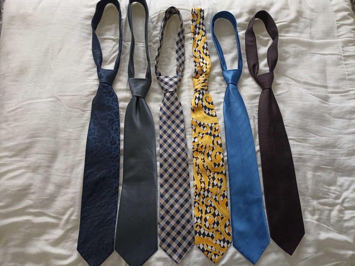 Cravata nouă de firmă