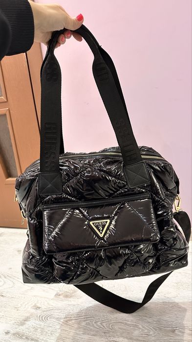 Нова дамска чанта Guess