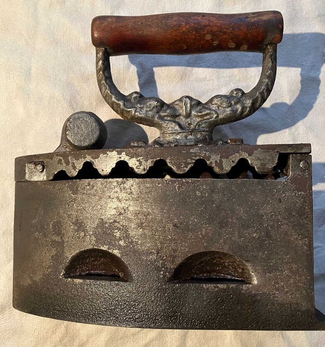 fier de calcat cu carbuni