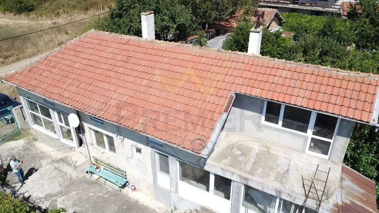 Продава се Къща в с. Близнаци, Област Варна - 100 кв.м за 1350 €/кв.м - Снимка #2