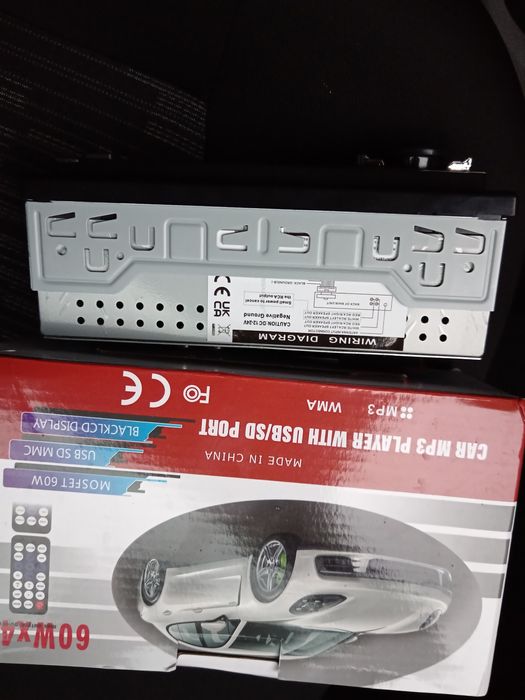 Radio player, cu  stik și Bluetooth.