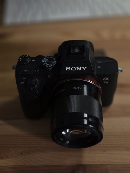 Sony A7III + obiectiv 50/1.8