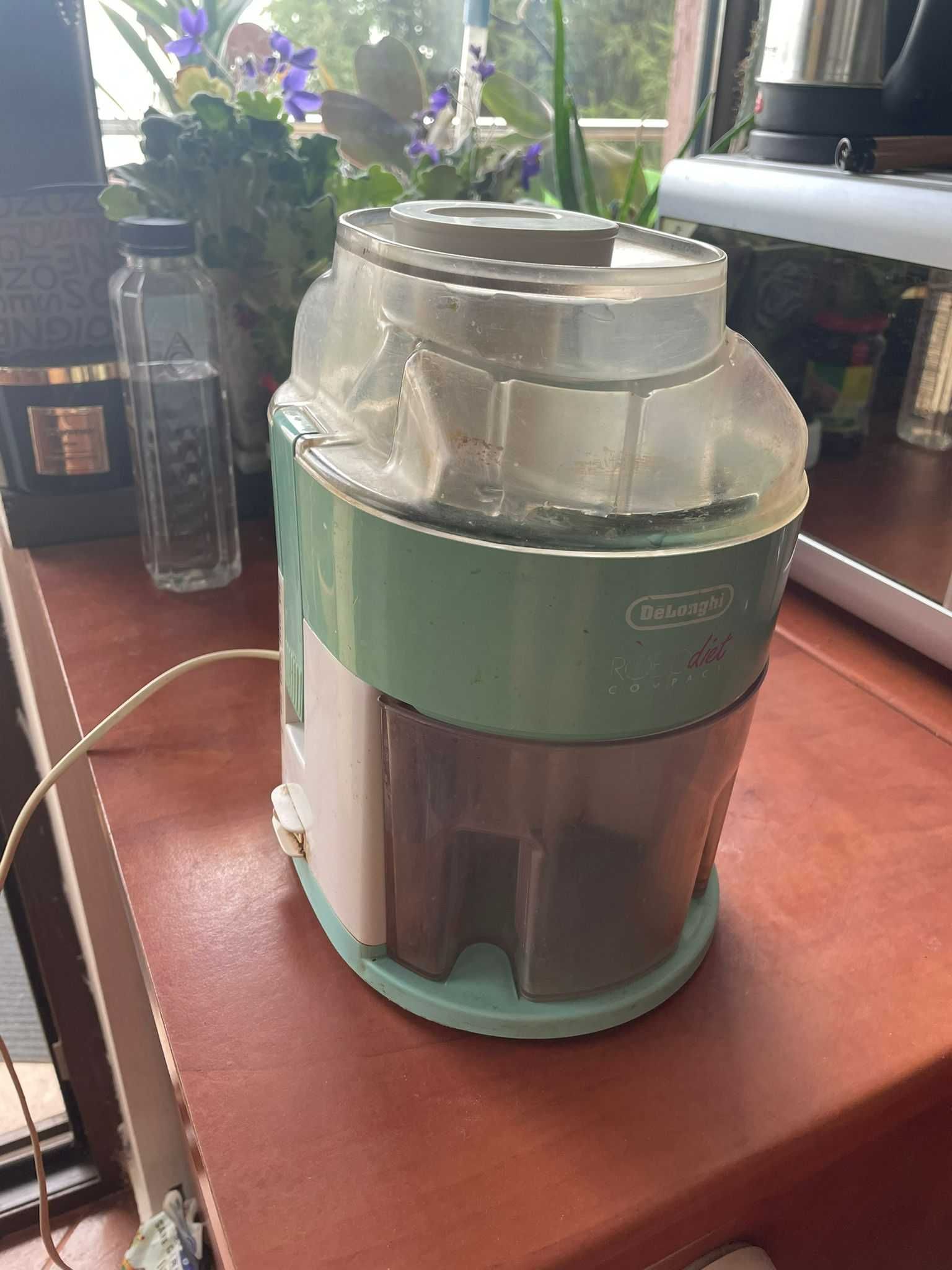 Storcator de fructe DeLonghi