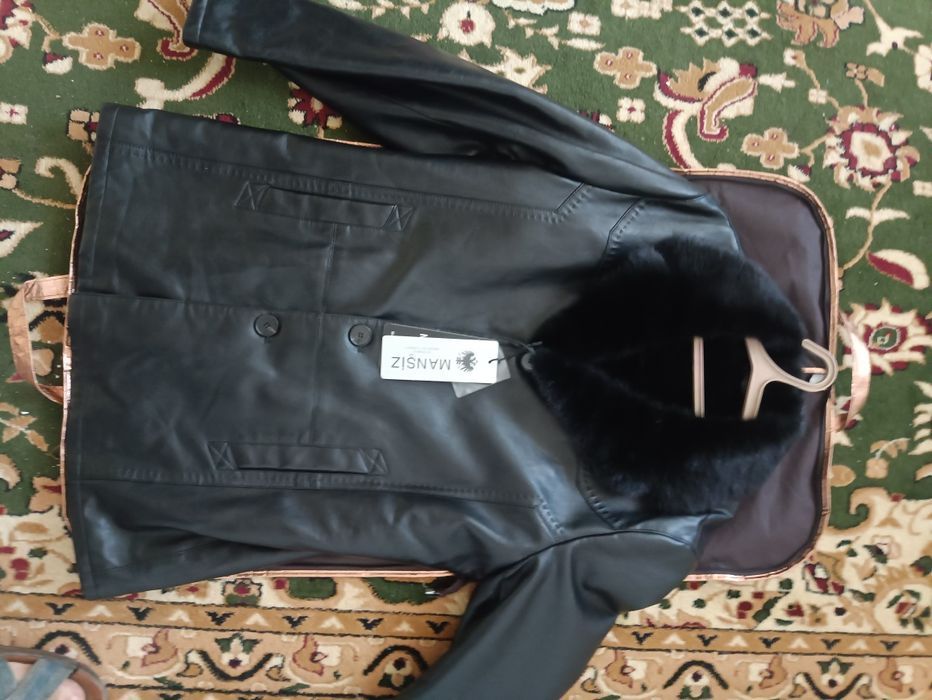 Куртка коженая новая.На каспи такая стоит 175000