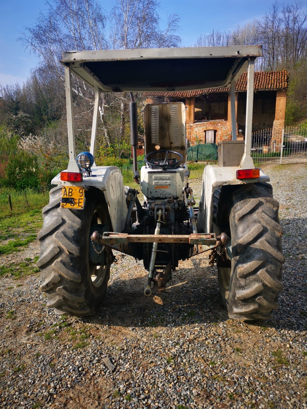 Tractor Lamborghini R 603 DT B 4X4 cu tot cu remorca.