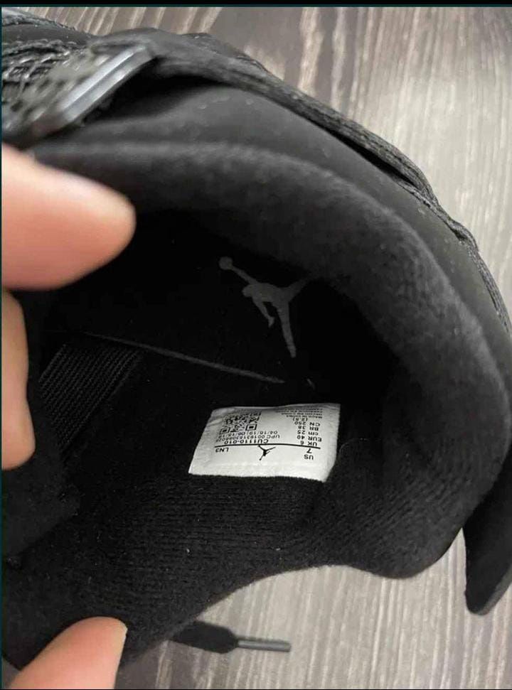 Jordan 4 black cat