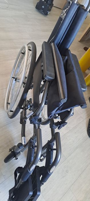 Инвалидная коляска