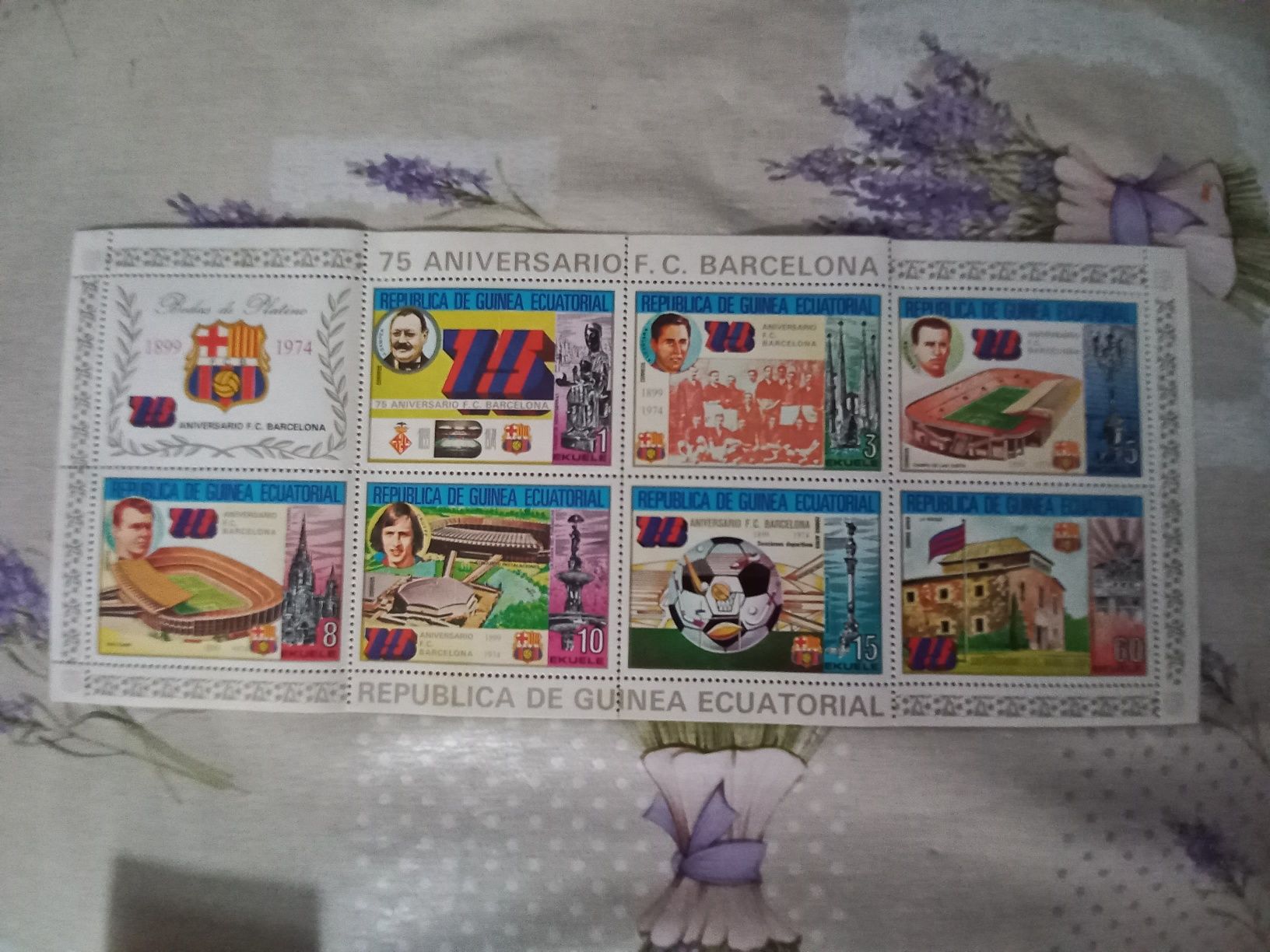Clasor si timbre vechi de 35 ani