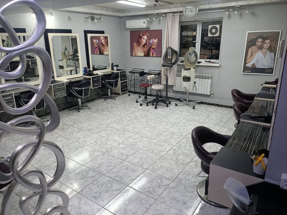 Сдам в аренду кресло место в салоне красоты