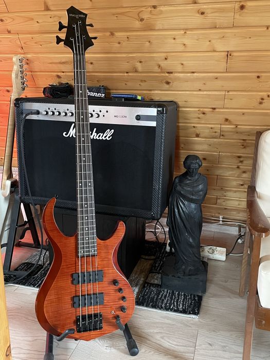 Chitara bas Marcus Miller M3 +flightcase