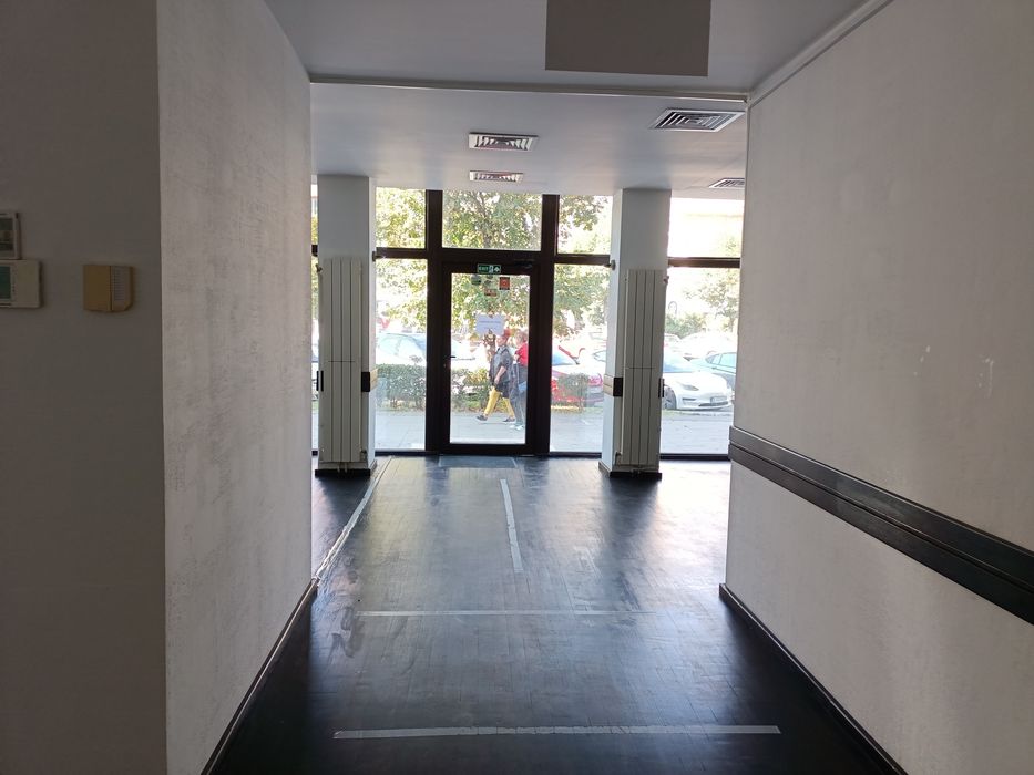 Inchiriez spatiu comercial