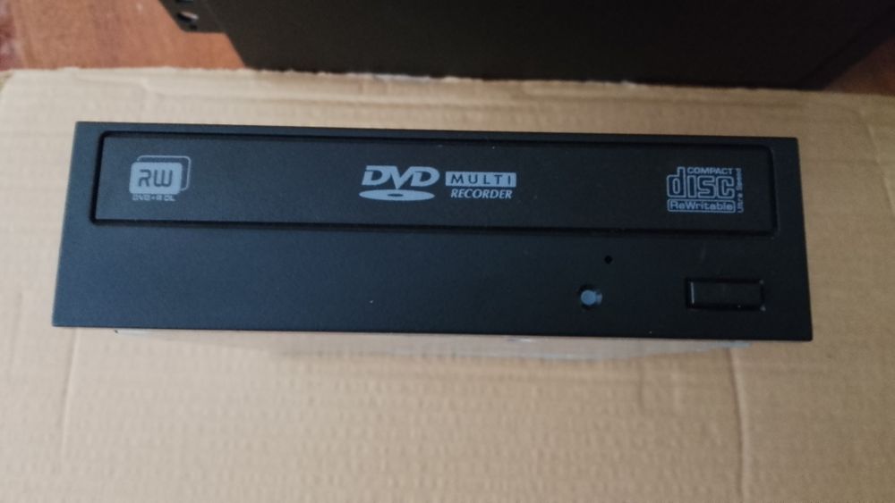 Продавам DVD RW Sata Hitachi LG