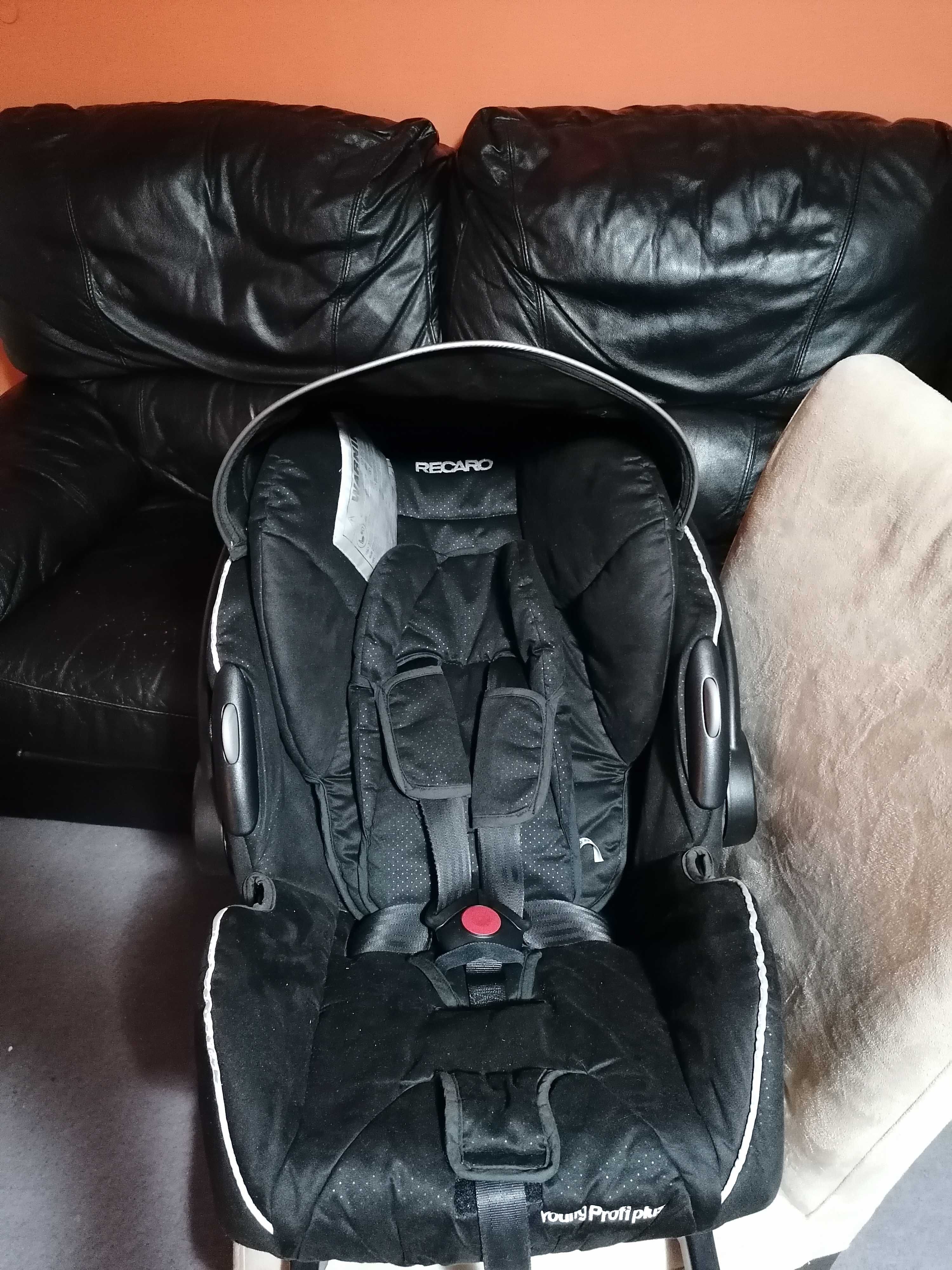 Столче за кола Recaro Young Profi Plus Black (0 - 13 kg) +isofix база
