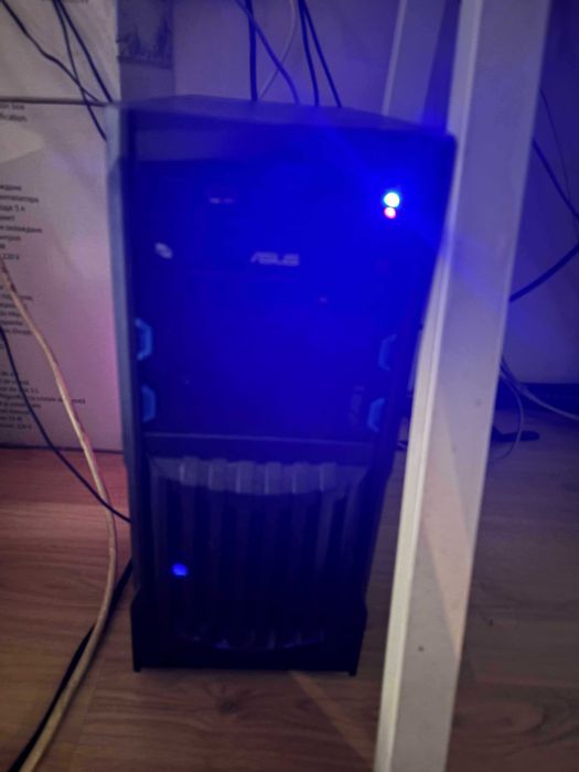 Продавам компютър