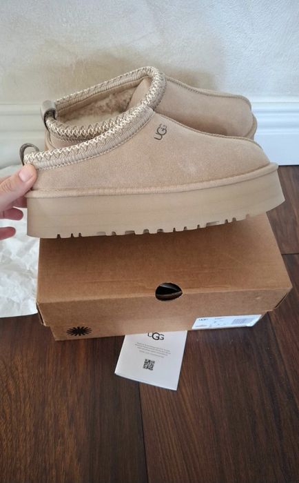UGG Tazz noi în cutie
