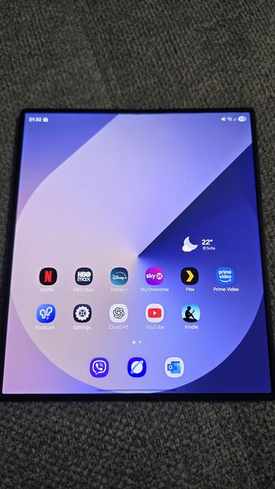 Samsung Fold 6 256gb Navy - 1700 лв.
