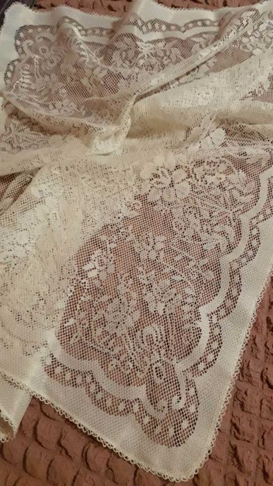 Нежно бяло   Каре