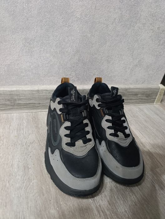 Продаю мужские кроссовки!