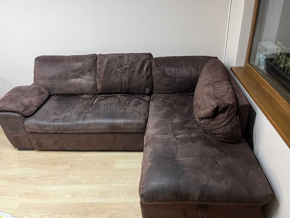 Продавам употребяван диван