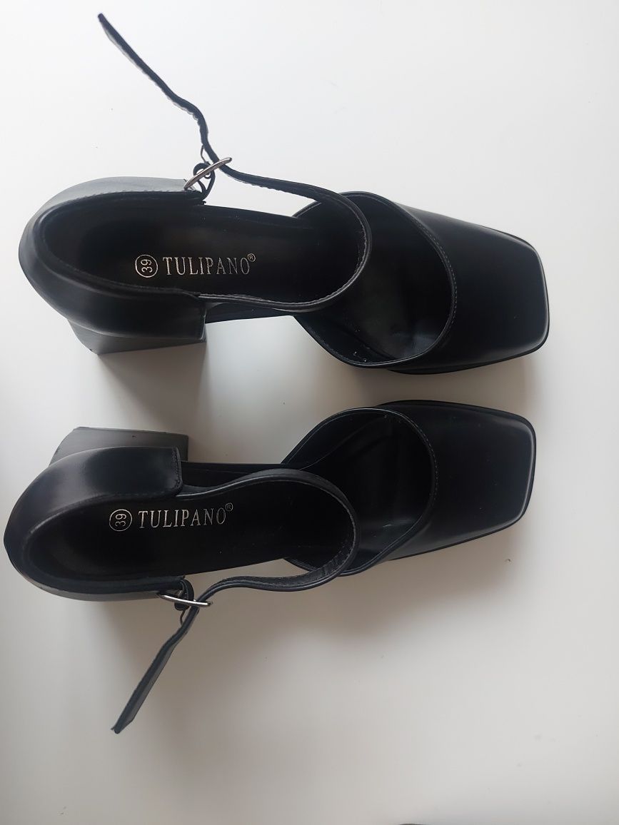 Черни сандали с дебел ток Answear Lab