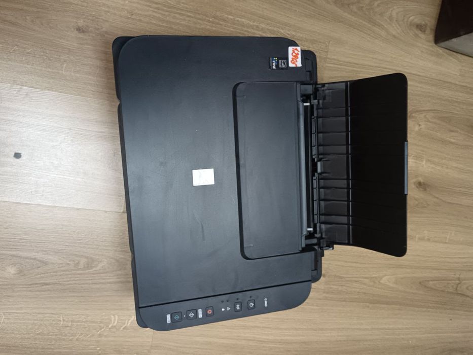 Rangli printer holati ideal, yangi