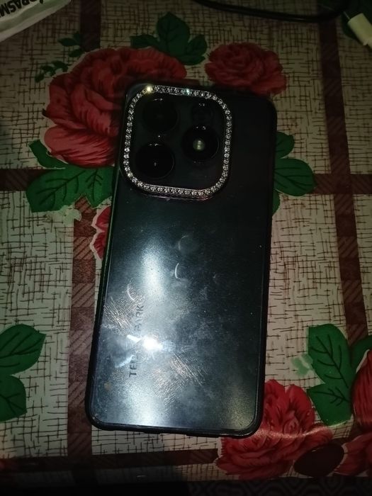 Vând telefon tecno spark