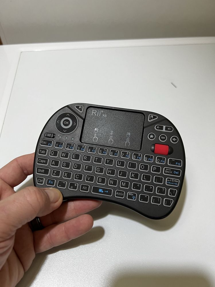Mini tastatura RII I8+ wifi
