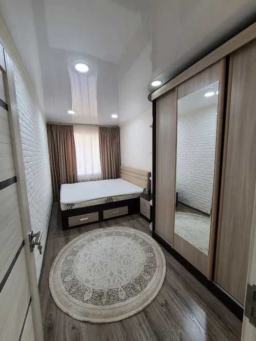 Продам 2х комнатную с ремонтом мебелью техникой Океан