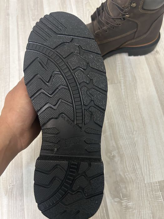 Red wins shoes  Қысқы етік сатылады жағдайы жақсы киілмеген !