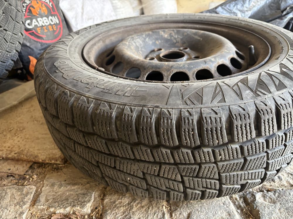Продавам железни джанти с  зимни гуми 195/65/15