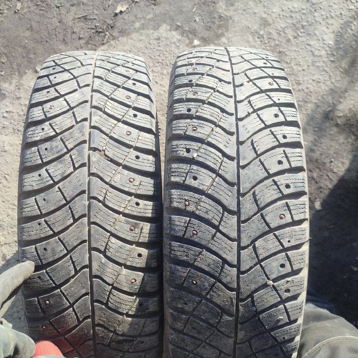Продам пару шин на 15