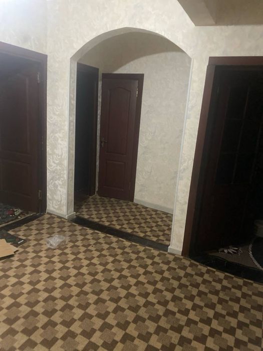 4 xonali kvartira 9 etaj SROCHNA