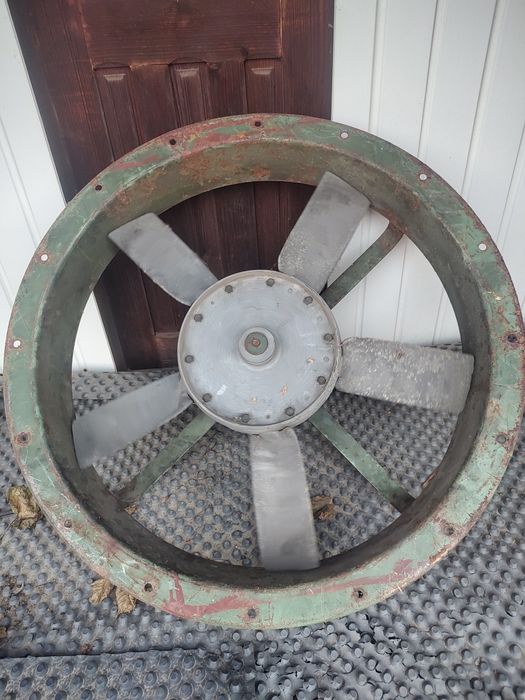 Vind  2 ventilatoare pt. Uscător cherestea.