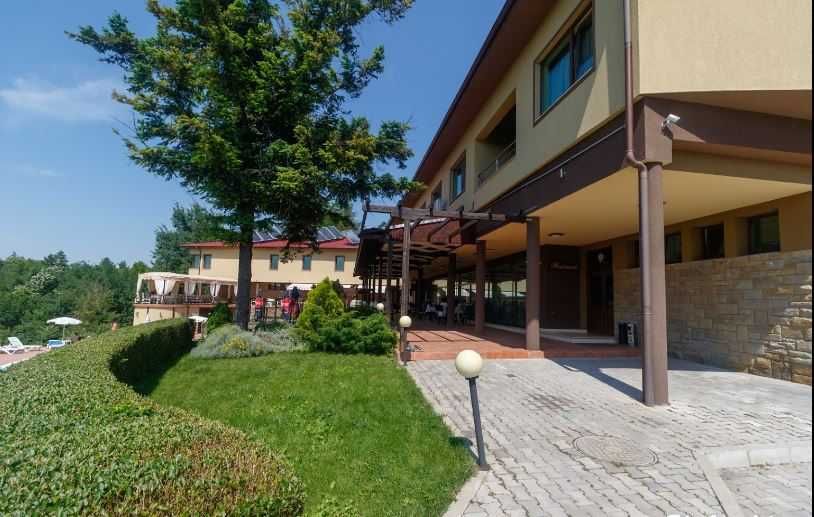 Продава се Хотел в Ловеч, Вароша - 1920 кв.м за 938 €/кв.м - Снимка #17