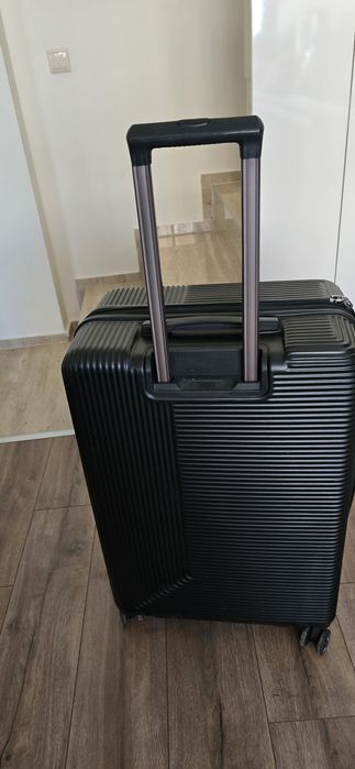 Голям пластмасов куфар