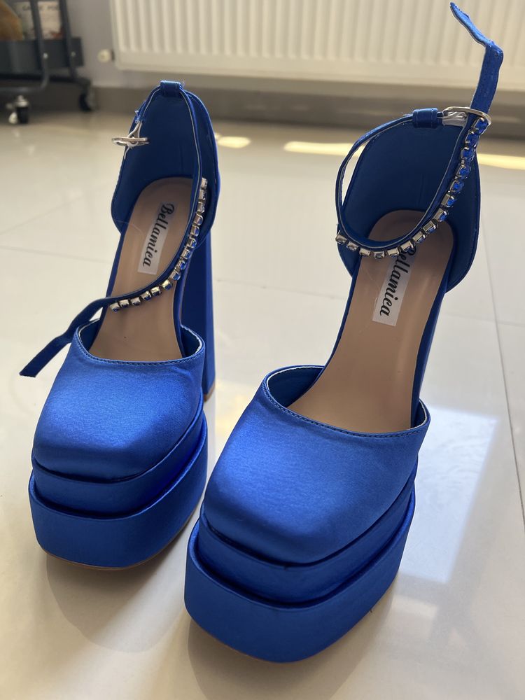 Pantofi albastru electric
