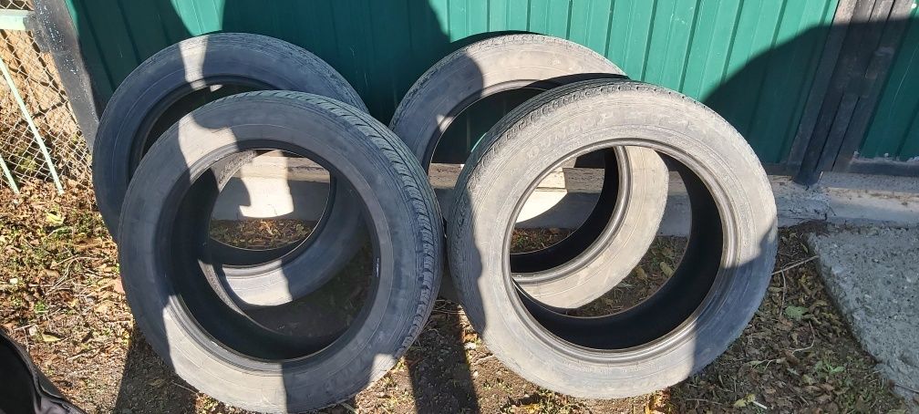 Продам б/у шины DUNLOP 235/55 r18 4 штуки