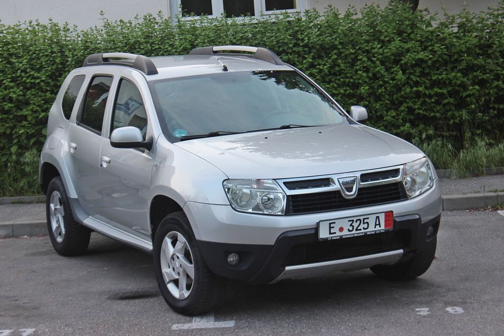 Dacia Dustar benzină-GPL,AC climatic, piele,geamuri elec