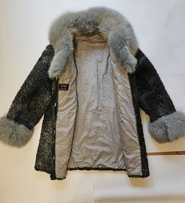 Haina din blană Astrahan