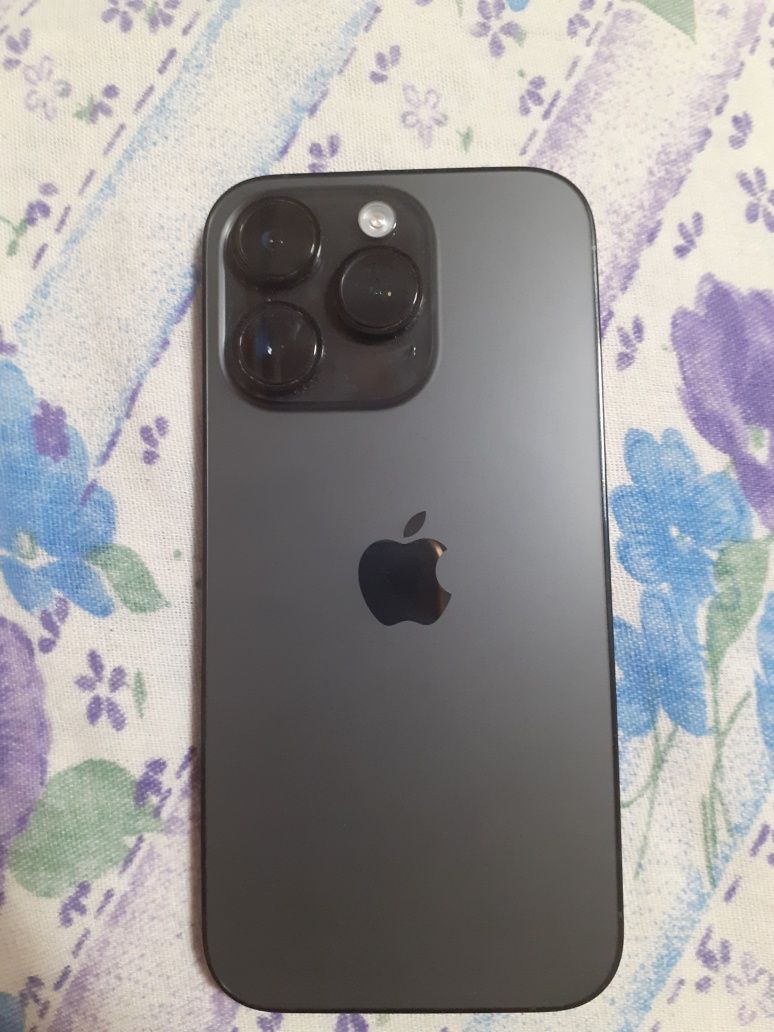 Телефон iPhone 14 Pro